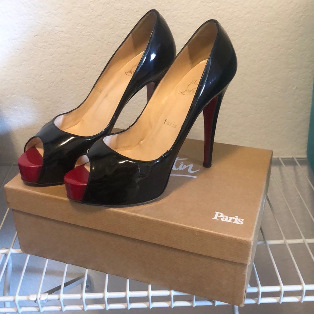 120mm Very Prive Peep toe by Christian Louboutin